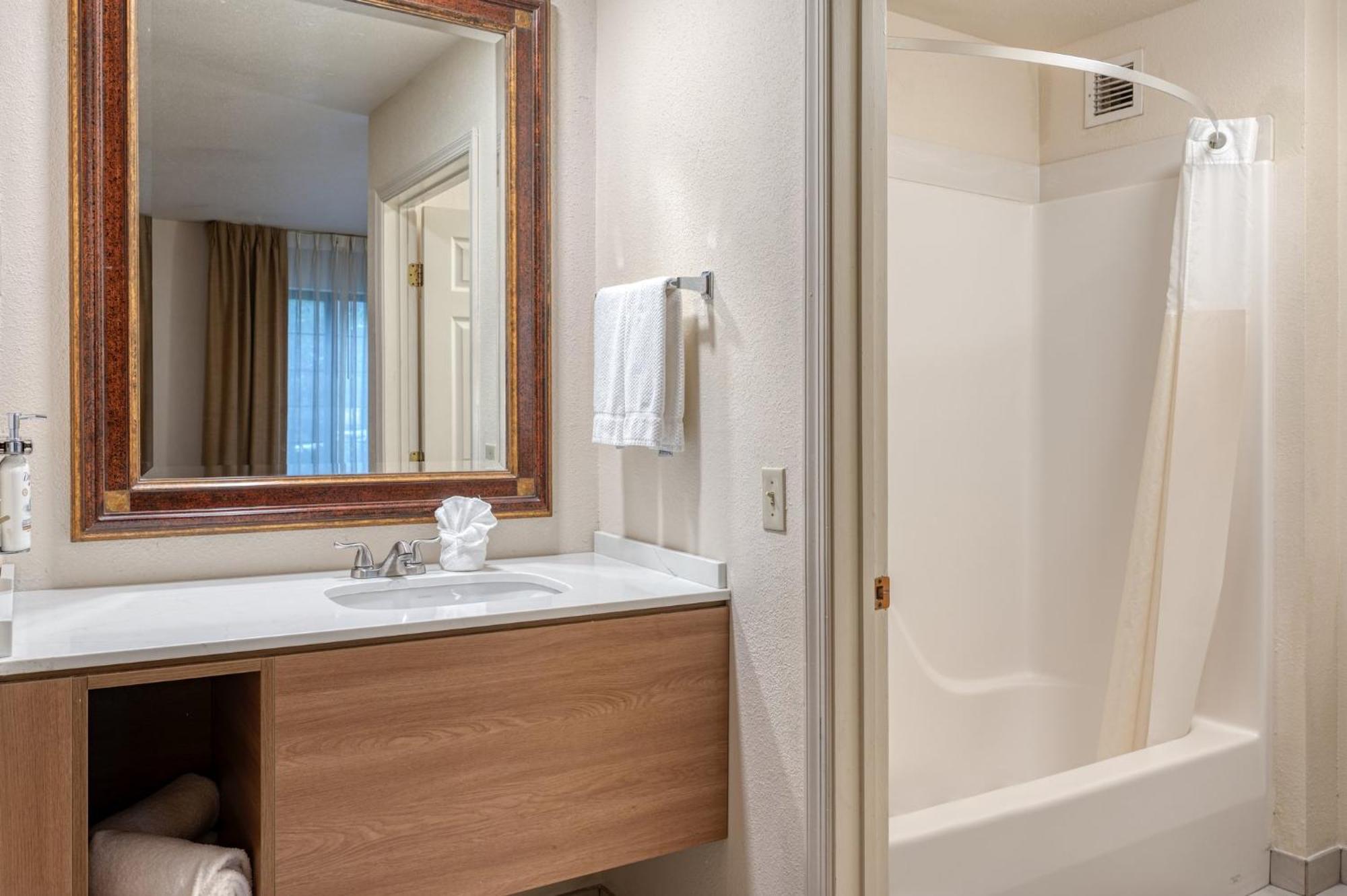 Staybridge Suites Allentown Airport Lehigh Valley By Ihg Eksteriør billede
